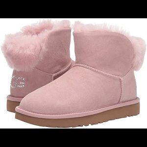 Super Cute BRAND NEW never worn Pink Uggs!!